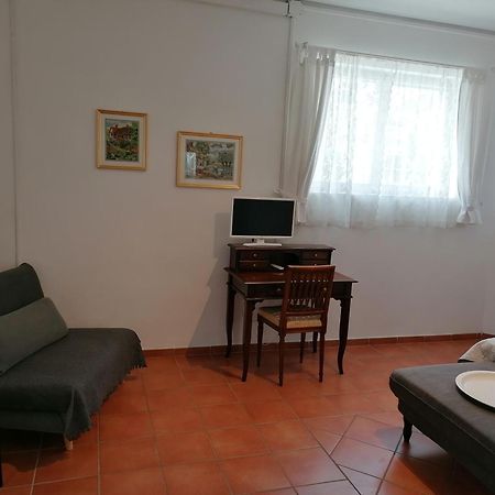 Grazioso Appartamento Tra Cultura, Lago E Montagna 포마롤로 외부 사진