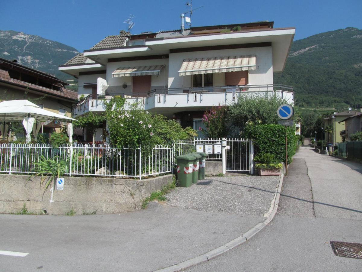 Grazioso Appartamento Tra Cultura, Lago E Montagna 포마롤로 외부 사진